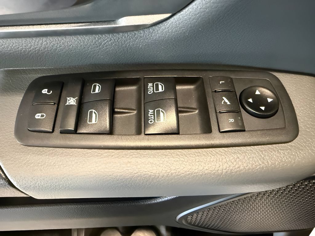 Used 2021 RAM 1500 Big Horn AWD/4WD image 14