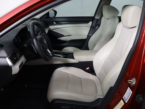 Used 2018 Honda Accord Touring image 14
