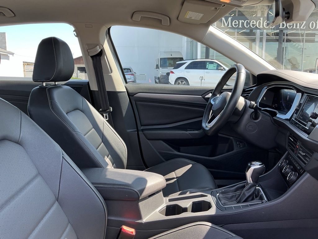 Used 2024 Volkswagen Jetta SE FWD image 20