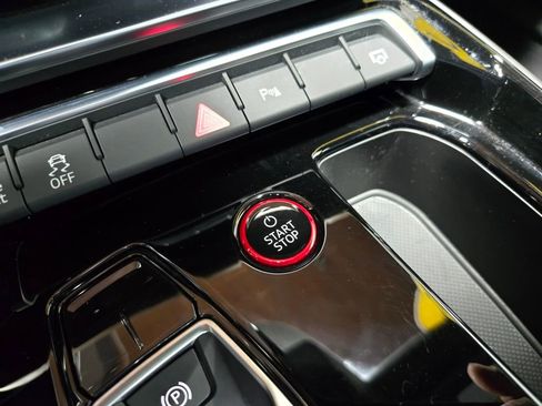 Used 2022 Audi e-tron GT Premium Plus image 18