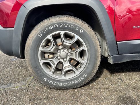 Used 2020 Jeep Cherokee Trailhawk w/ Cold Weather Group image 9