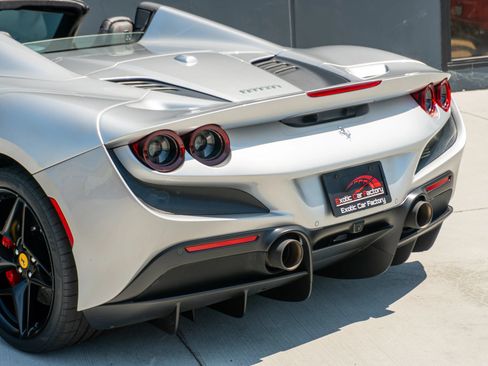 Used 2022 Ferrari F8 Tributo RWD image 47