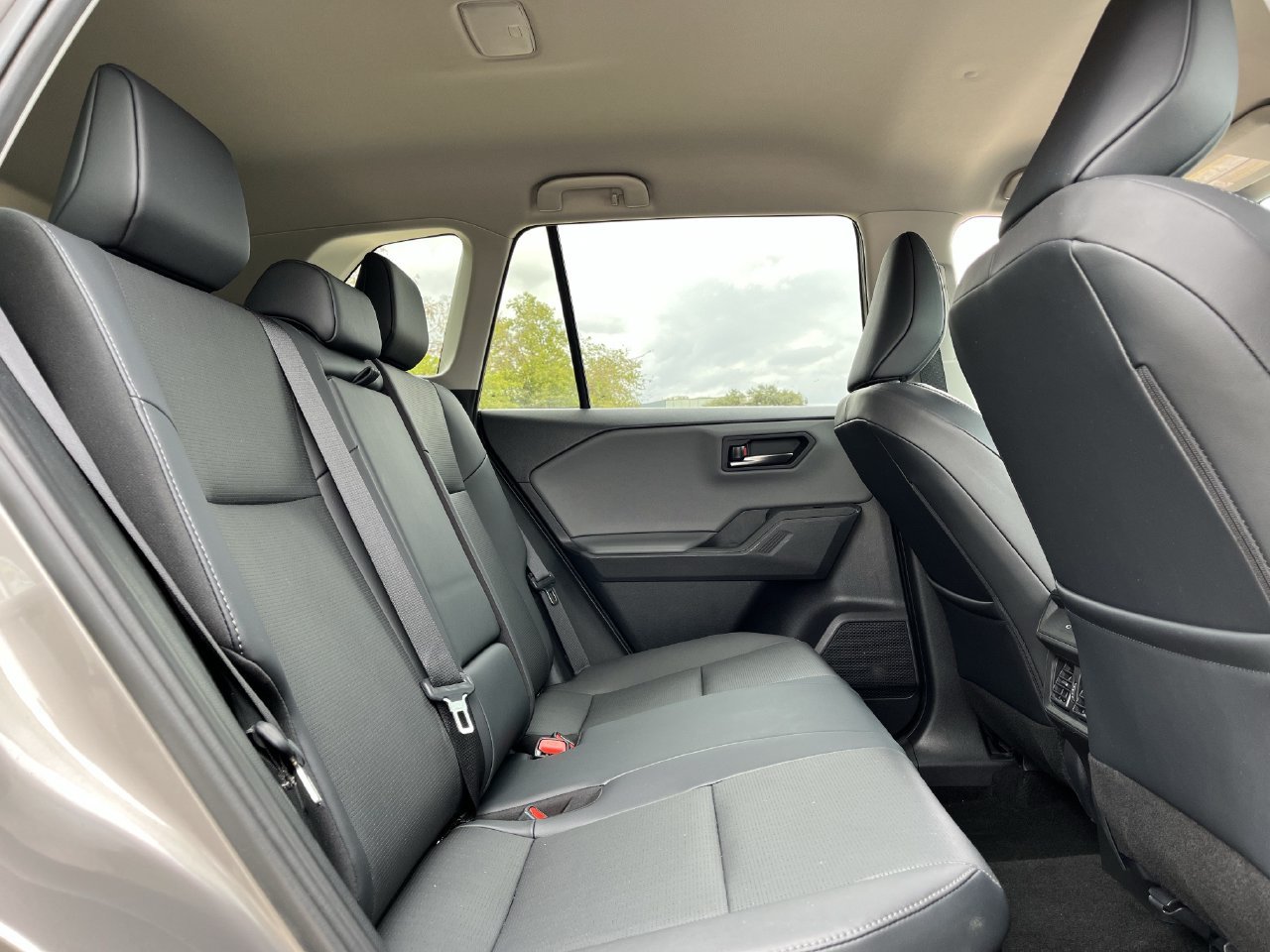 Used 2026 Toyota RAV4 XLE Premium FWD image 26