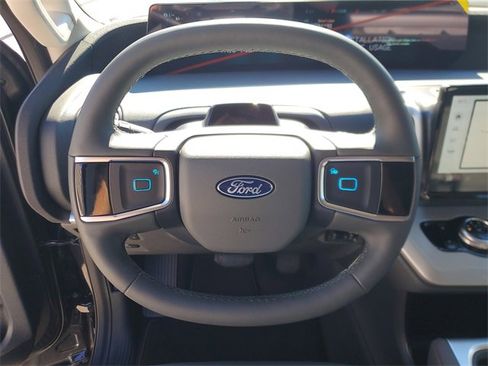 New 2025 Ford Expedition Active image 23