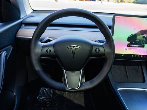 Used 2022 Tesla Model Y Long Range AWD/4WD image 12