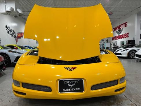 Used 2002 Chevrolet Corvette Coupe w/ Preferred Equipment Group2 RWD image 21