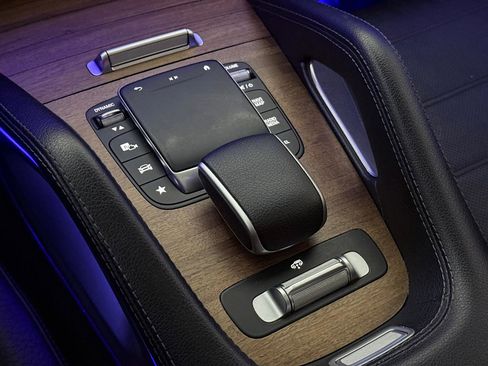 Used 2023 Mercedes-Benz GLS 450 4MATIC image 37