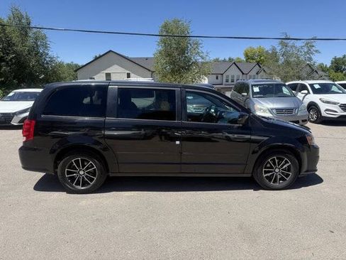 Used 2016 Dodge Grand Caravan R/T FWD image 3