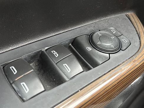Used 2023 GMC Acadia SLE w/ Driver Convenience Package AWD/4WD image 11