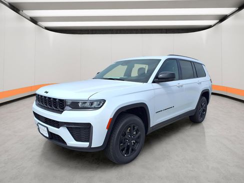New 2026 Jeep Grand Cherokee L 2WD image 3