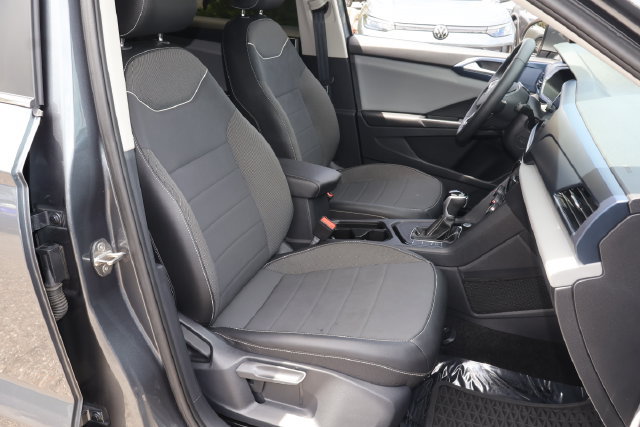 Certified 2023 Volkswagen Taos SE FWD image 19