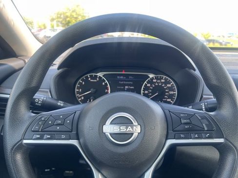 Used 2024 Nissan Altima 2.5 SV image 18