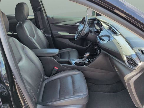 Used 2021 Buick Encore GX Essence FWD image 19