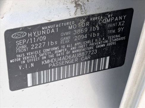 Used 2010 Hyundai Elantra GLS FWD image 23