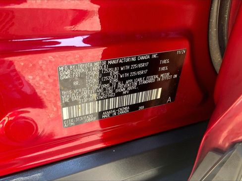 Used 2025 Toyota RAV4 XLE AWD/4WD image 36