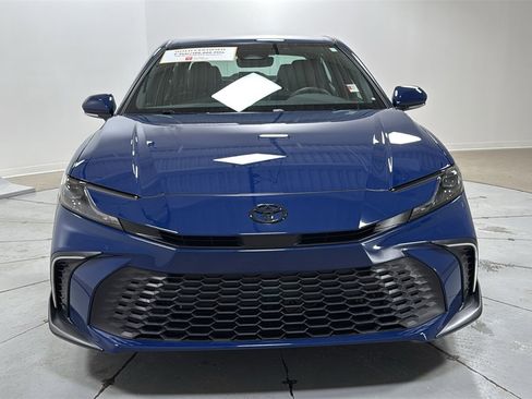 Certified 2025 Toyota Camry SE image 2