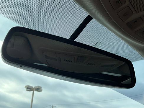 Used 2018 Ford Fusion Titanium image 16