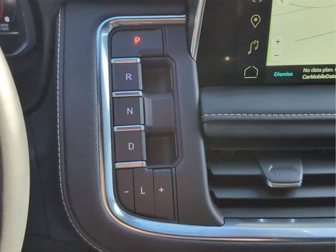 Used 2023 GMC Yukon SLT w/ SLT Premium Package image 25