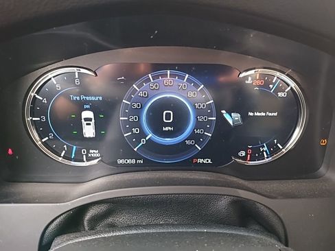 Used 2018 Cadillac Escalade ESV Premium Luxury image 16