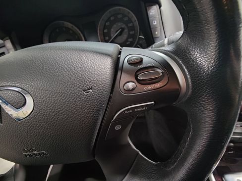 Used 2015 INFINITI Q70 L 3.7 w/ Technology Package image 31