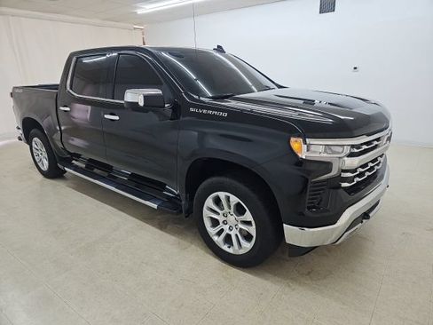 Used 2023 Chevrolet Silverado 1500 LTZ w/ LTZ Premium Package AWD/4WD image 15