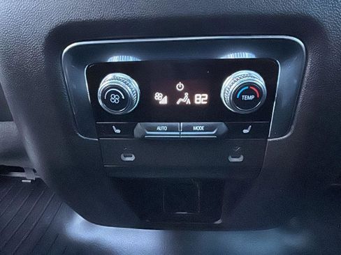 Certified 2023 GMC Yukon SLT w/ SLT Luxury Package image 29