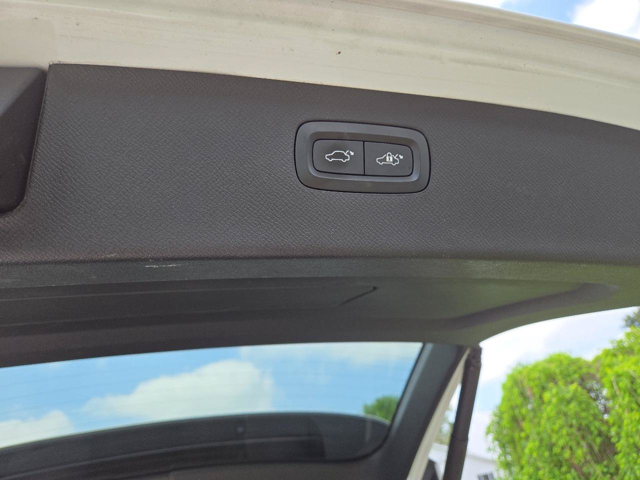 Used 2018 Volvo XC90 T6 Inscription w/ Convenience Package AWD/4WD image 9