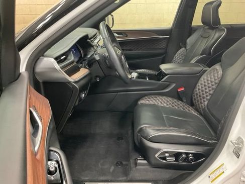 Used 2021 Jeep Grand Cherokee L Summit w/ Luxury Tech Group V AWD/4WD image 8