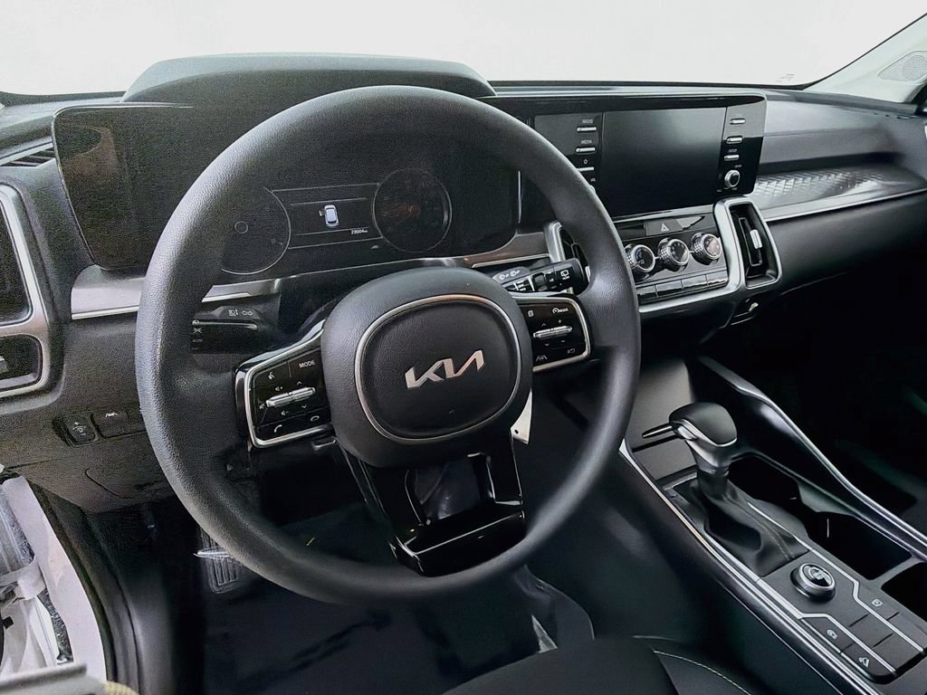 Certified 2023 Kia Sorento LX FWD image 11