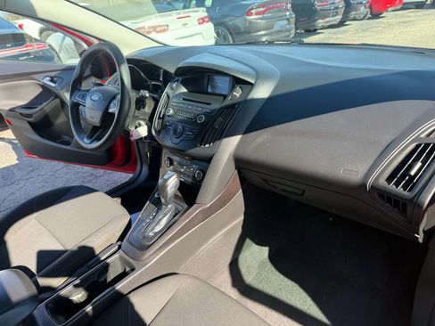 Used 2015 Ford Focus SE image 20