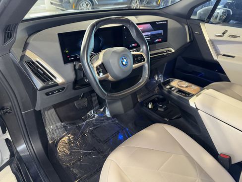 Used 2023 BMW iX xDrive50 w/ Premium Package image 20