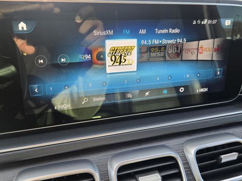 Used 2022 Mercedes-Benz GLS 450 4MATIC image 32