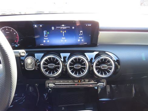 Used 2025 Mercedes-Benz CLA 250 4MATIC image 14