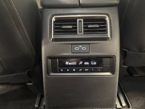 Used 2025 MAZDA CX-90 3.3 Turbo w/ Preferred Package AWD/4WD image 39