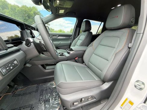 New 2026 GMC Terrain AT4 AWD/4WD image 16