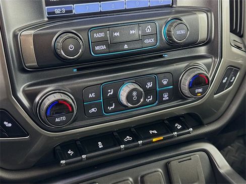 Used 2018 Chevrolet Silverado 1500 LT w/ Redline Edition image 17