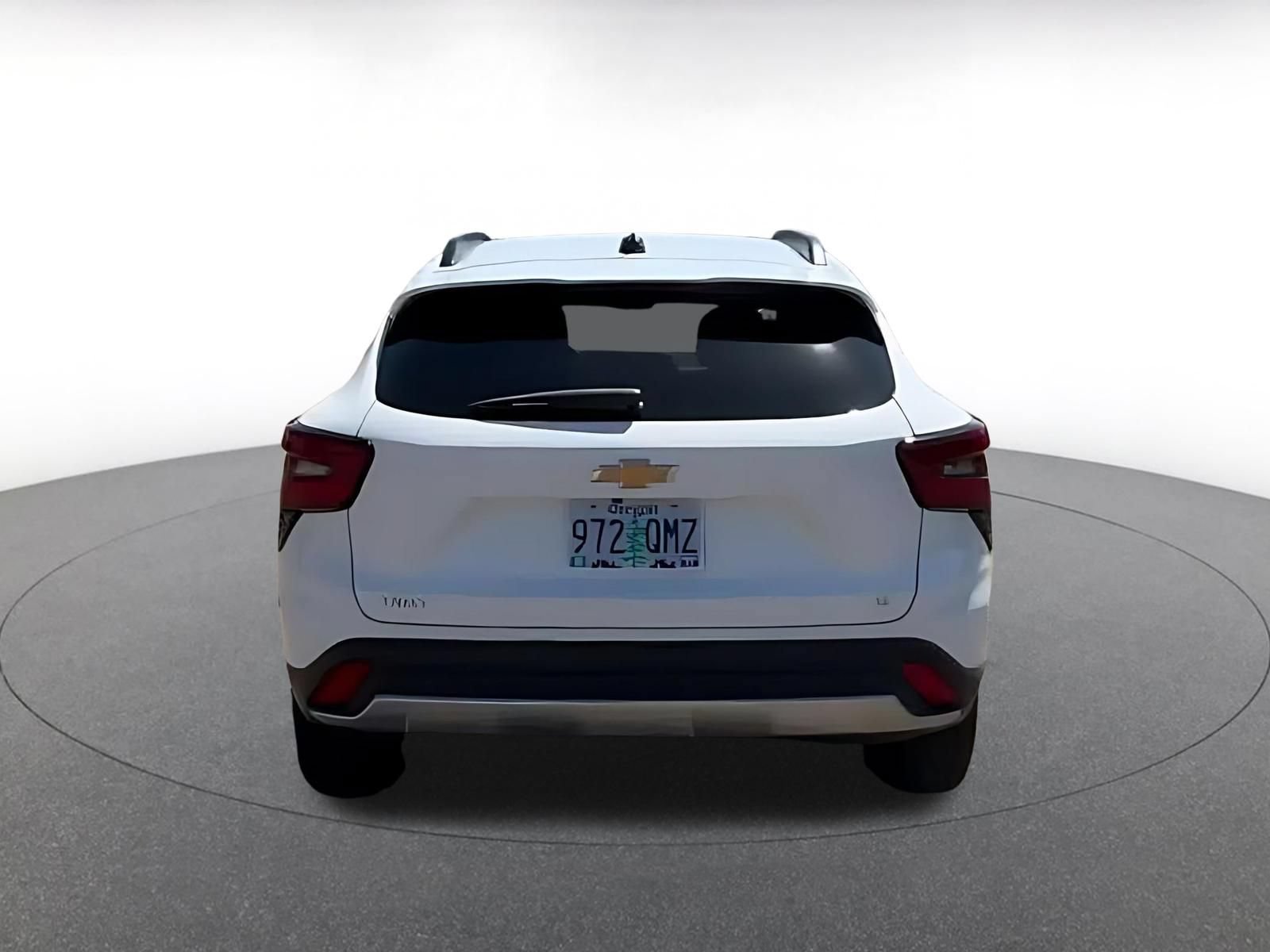 Used 2025 Chevrolet Trax LT w/ LT Convenience Package FWD image 12