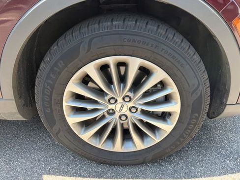 Used 2018 Lincoln MKX Select w/ Select Plus Package FWD image 5