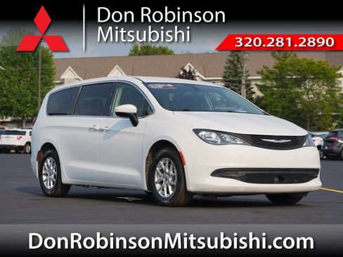Used 2022 Chrysler Voyager LX FWD image 1