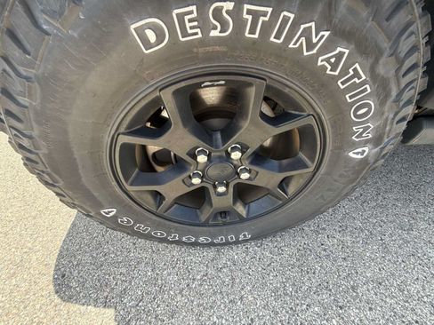 Used 2022 Jeep Wrangler Sport AWD/4WD image 32