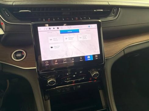 Certified 2023 Jeep Grand Cherokee Summit AWD/4WD image 23
