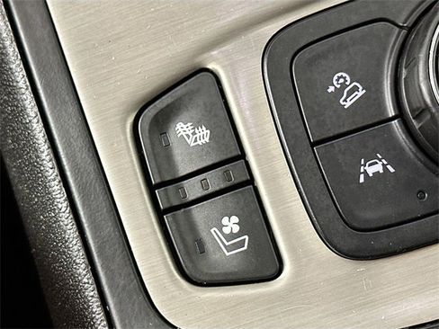 Used 2018 GMC Terrain Denali w/ Advanced Safety Package image 19