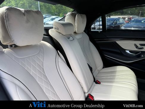 Used 2019 Mercedes-Benz S 560 4MATIC Sedan image 29