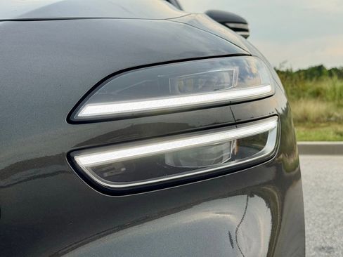 Used 2026 Genesis G70 2.5T image 9