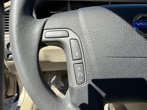 Used 2001 Volvo V70 2.4T image 12