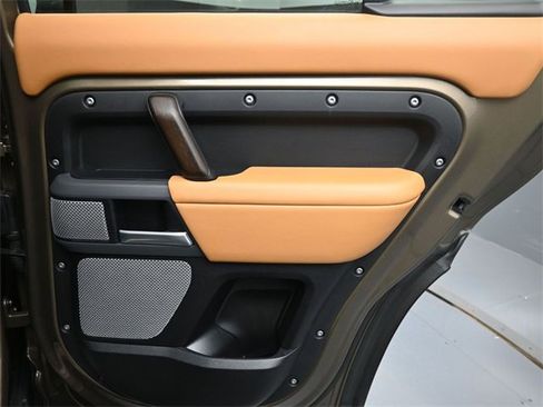Used 2024 Land Rover Defender 130 X image 27