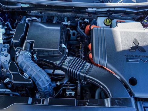 Used 2024 Mitsubishi Outlander SE image 9