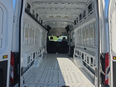 Used 2025 Ford Transit 250 148 High Roof Extended RWD image 5