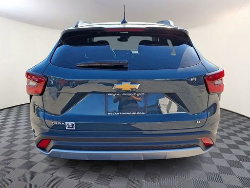 Certified 2025 Chevrolet Trax LT FWD image 5