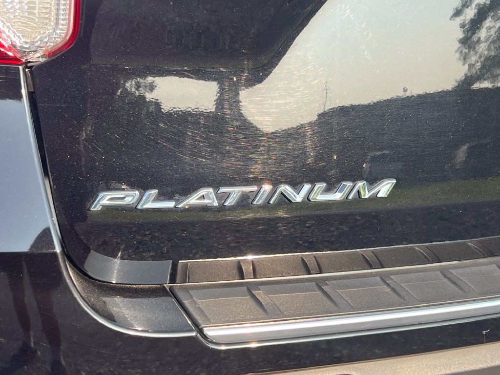 Used 2020 Ford Explorer Platinum w/ Premium Technology Package AWD/4WD image 20